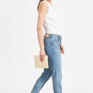 Everlane lightweight relaxed fit jeans size 31 regular